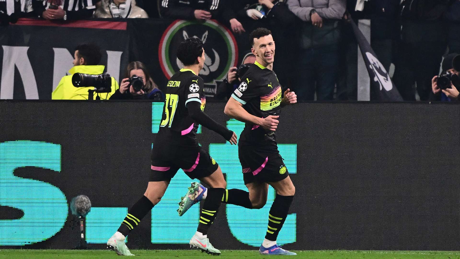 甚至被球迷 甚至被球迷